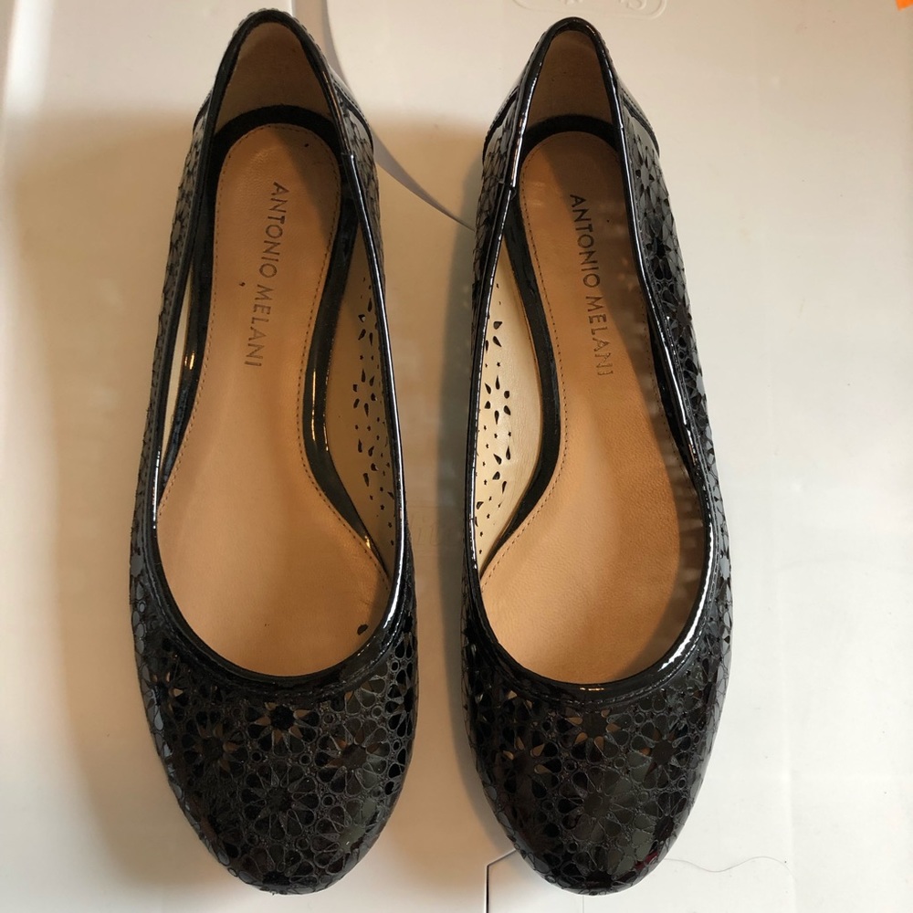 Antonio Melani flower patent leather flats